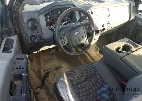 2015 Ford F250 Super Duty z USA, uszkodzony, nr VIN 1FT7X2A6XFED33228